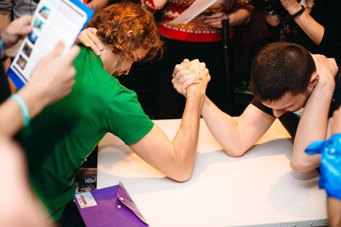 поединок армрестлинг, герои асфальта