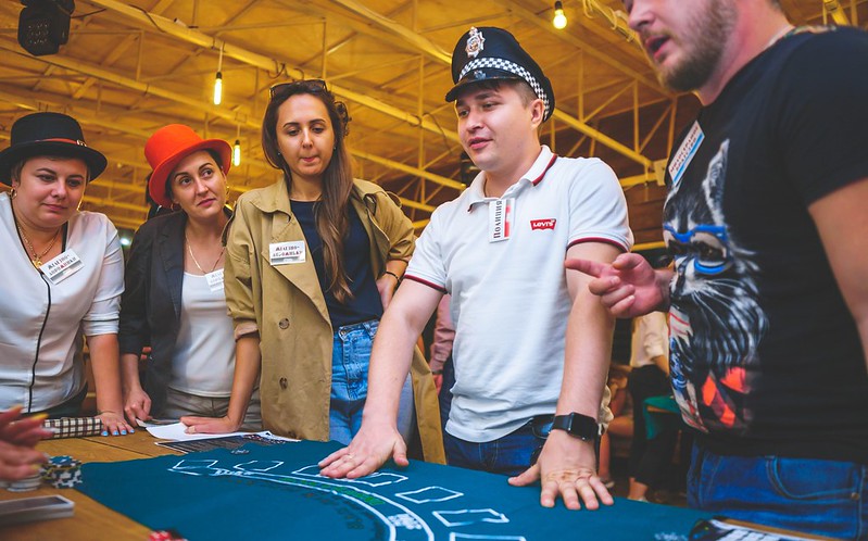 Корпоративные сувениры и подарки на День нефтяника в Дніпрі